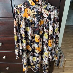 WHO WHAT WEAR  Long sleeve floral mini dress-worn one time